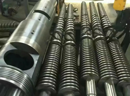 البرغي المزدوج المخروطي 38CrMoAIA المواد النيتريدية لآلة الطارد