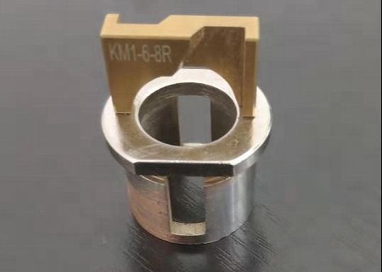 شفرة القاطع KM1-6-8R المستخدمة في خزانة ذات جانب واحد